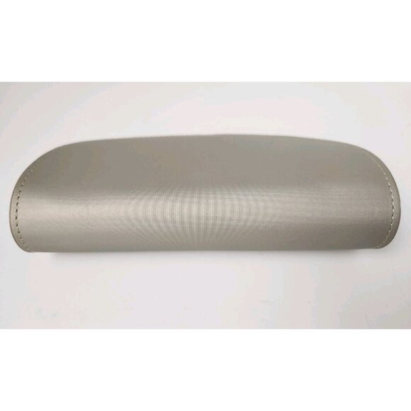 Georgio Armani Silver/Cream Lined Snap Close Eyeglass Sunglass Case - Picture 4 of 11